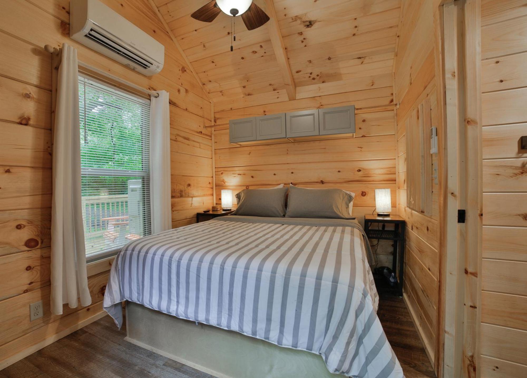 Lena Cabin Wooded Tiny Cabin - Hot Tub Чаттануга Экстерьер фото