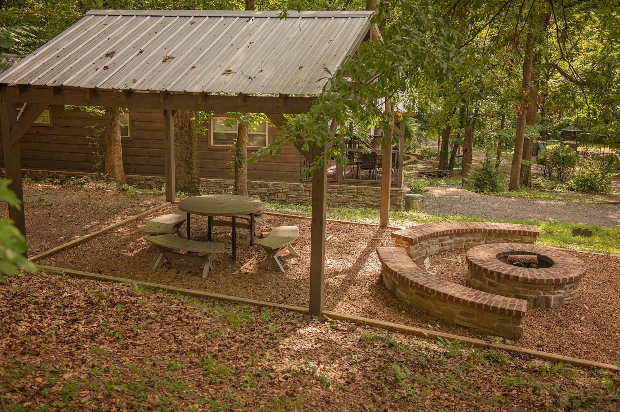 Lena Cabin Wooded Tiny Cabin - Hot Tub Чаттануга Экстерьер фото